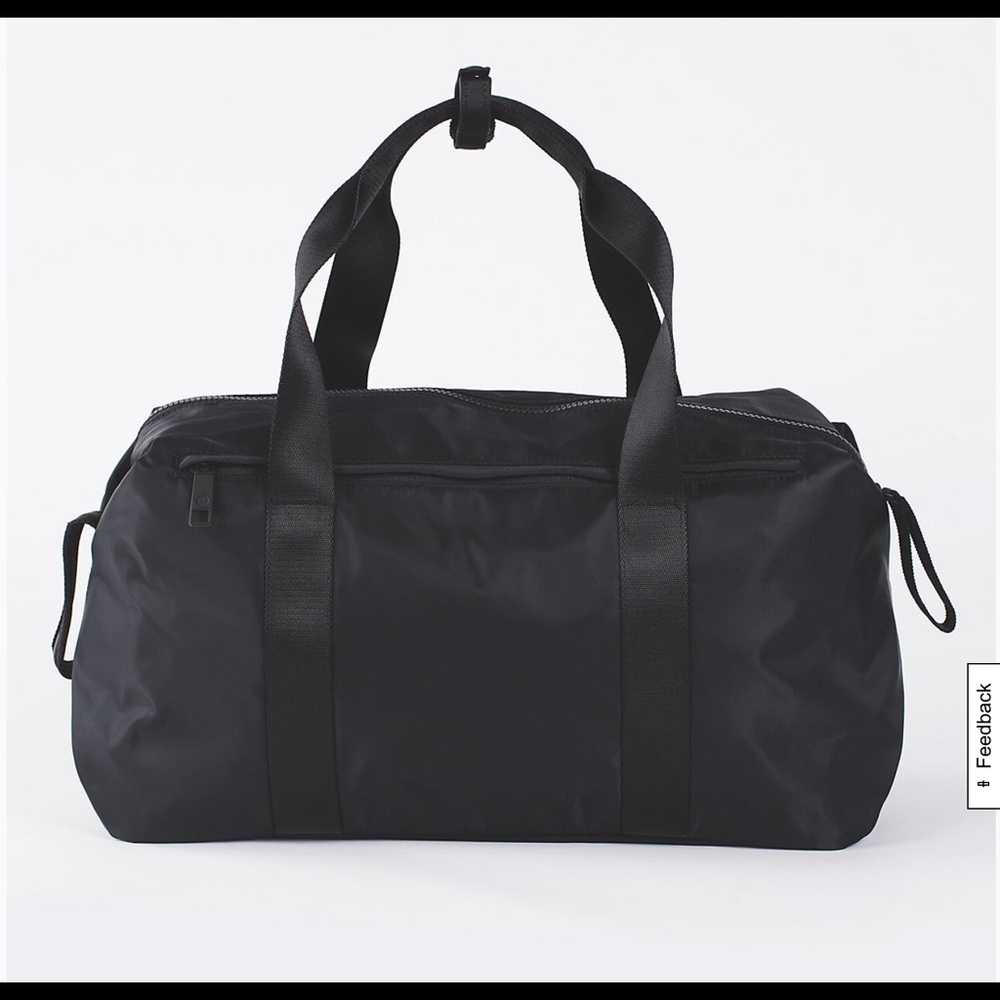 Lululemon fast track duffel